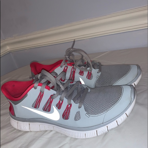 nike womens trainers grey and pink
